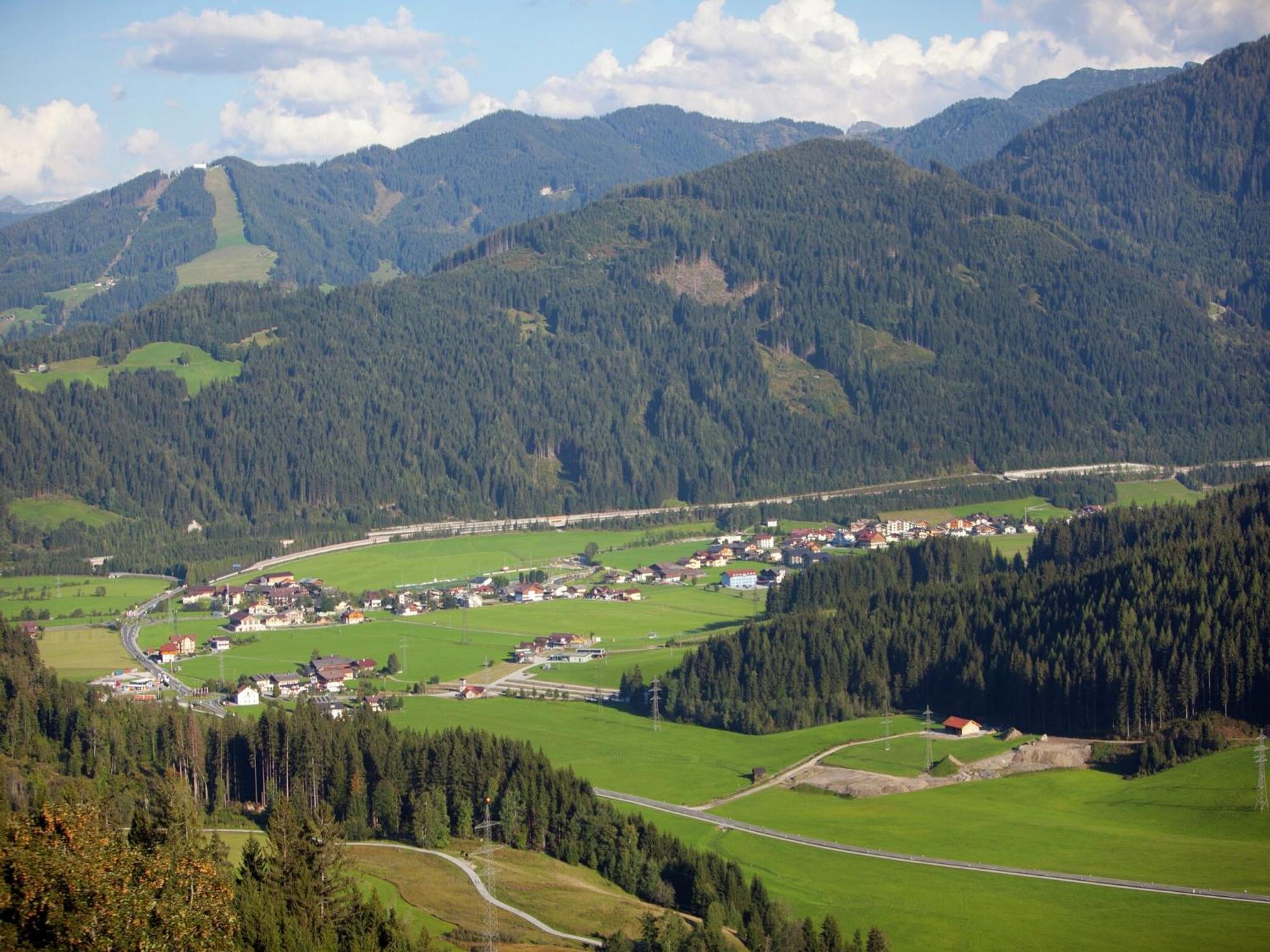 Apartment In Sankt Johann Im Pongau Near Ski Area Wagrain Extérieur photo
